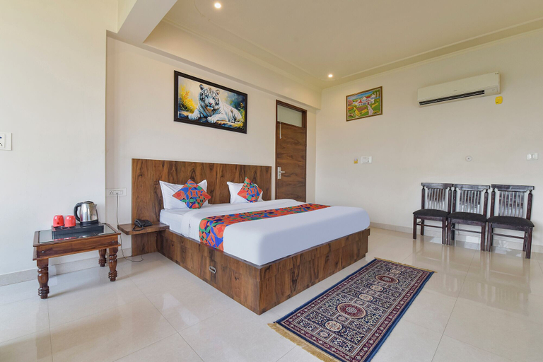 Room 5, Fabhotel Shiv Palace, Jaipur