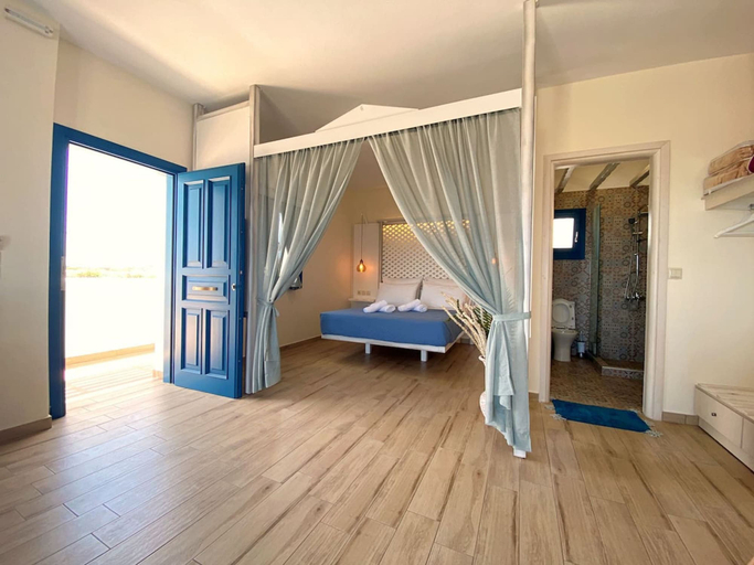 Room 5, Michail Suites Afiartis Araki, South Aegean