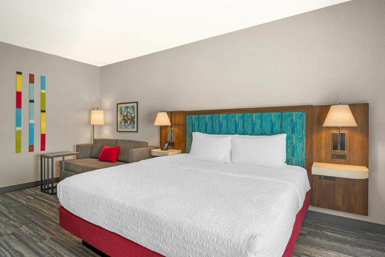 Bedroom 3, Hampton Inn Junction City, Geary