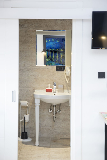 Bathroom 5, Ada Apart, Konak