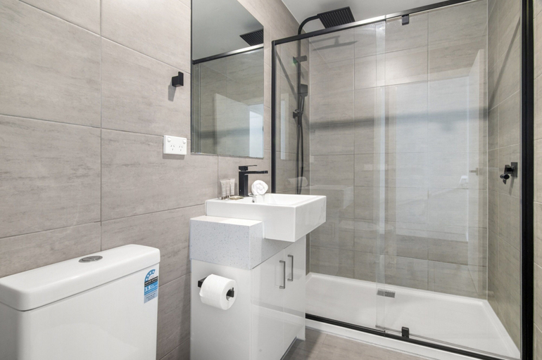 Bathroom 5, Relaxing Family Townhouse Near Melbourne's, Melbourne