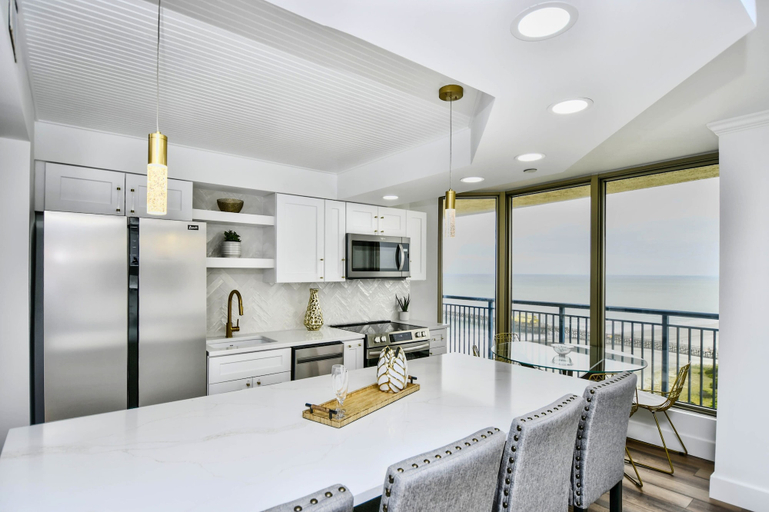 Others 5, Remodeled, Open Airy Condo, With Full Access , 1706 Brighton 3 Bedroom Condo, Horry