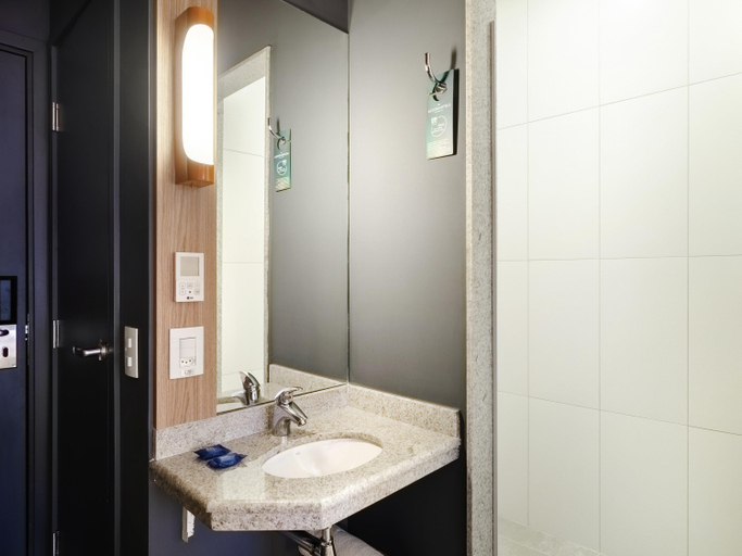 Bathroom 4, ibis budget São Caetano, São Caetano do Sul