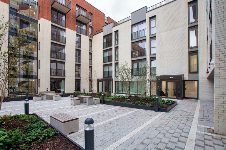 Room 4, The Modern View in Bristol, Bristol