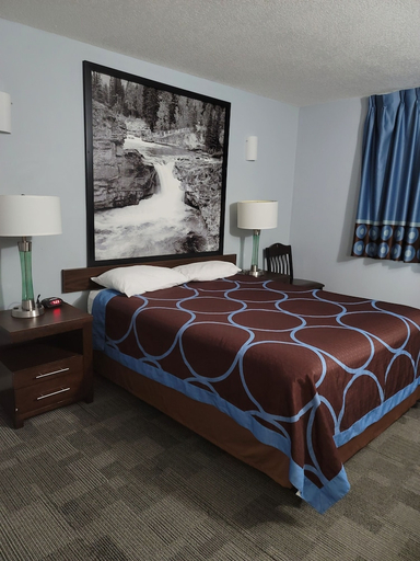 Bedroom 2, Super 8 North Red Deer, Division No. 8