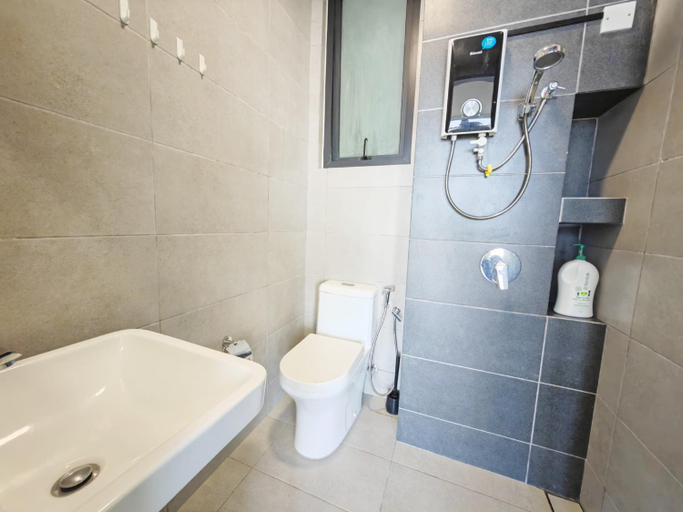 Bathroom 4, Urban Suites The Saxophone by Swiss Home, Pulau Penang