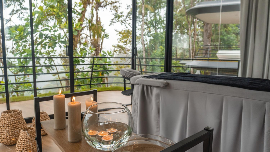 Food & Drinks 5, Saloya Mindo Life Landscape Hotel, San Miguel de los Bancos