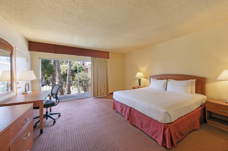 Bedroom 2, Golden Sails Hotel, Los Angeles