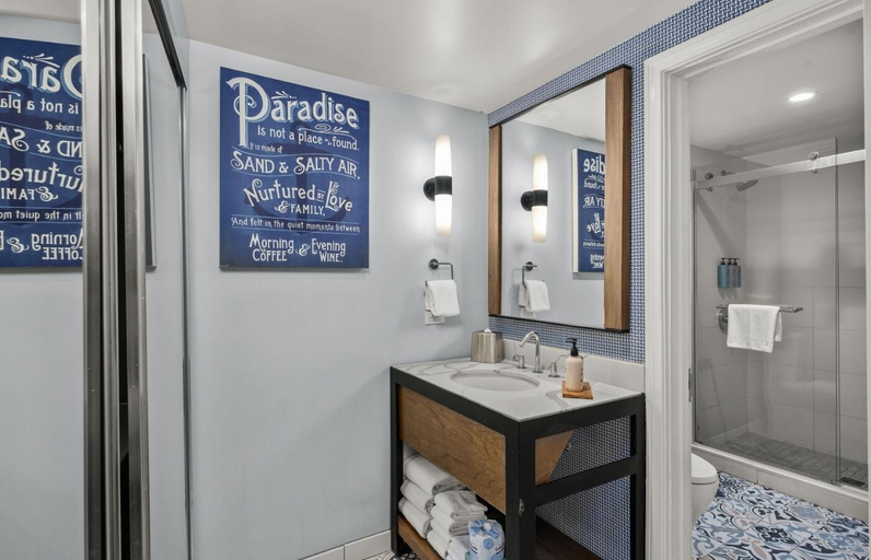 Bathroom 5, Paradise Point Resort & Spa, San Diego