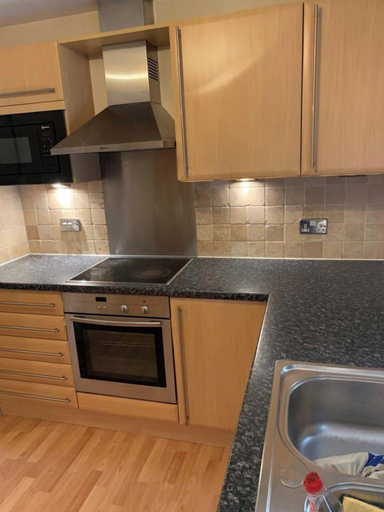 Private kitchen 4, Seaside Serenity Apartment in Southend, Southend-on-Sea