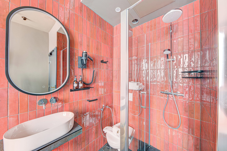 Bathroom 4, Hôtel Maât Batignolles, Paris