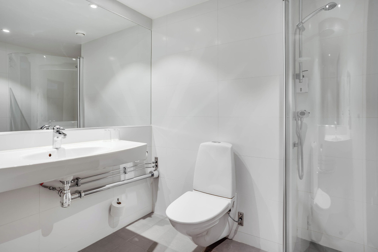 Bathroom 5, ProfilHotels Grand Kristianstad, Kristianstad