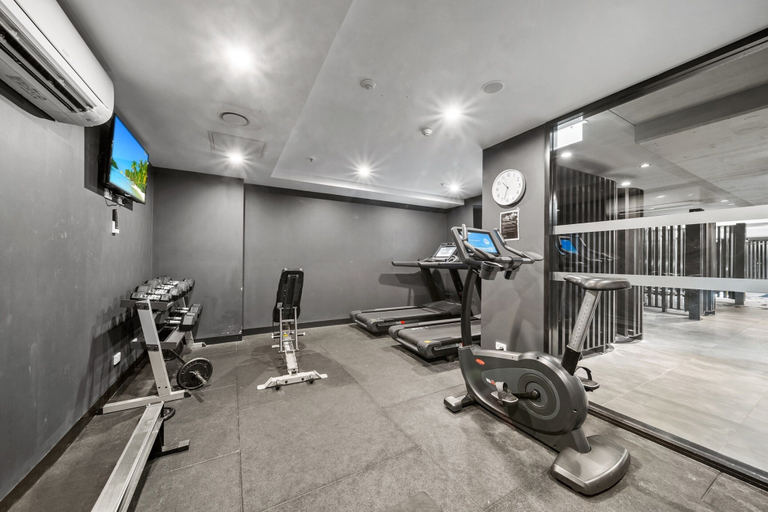 Others 4, Central 1-bed Apartment With Pool, Canberra