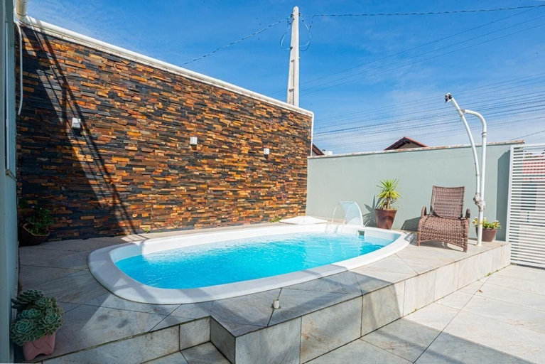 Pool 2, casa da piscina, Navegantes