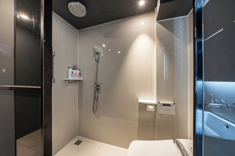 Bathroom 5, Shinchon Wol Hotel, Seodaemun