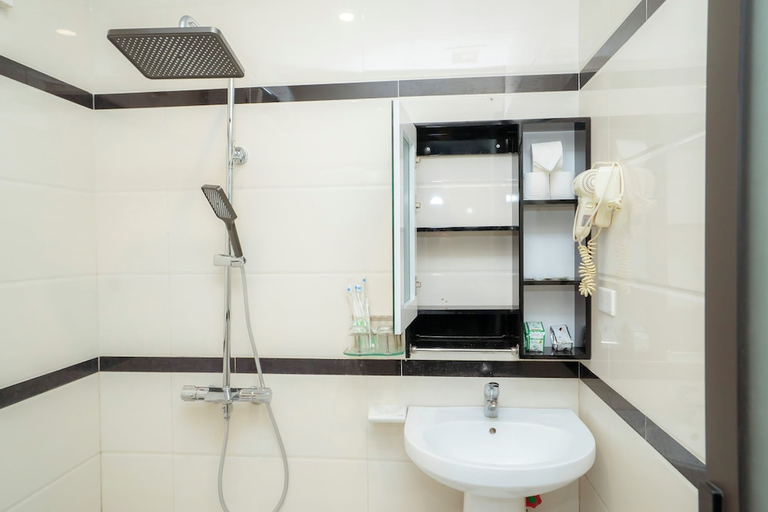 Bathroom 3, Golden Rose Premium Hotel, Hoàn Kiếm