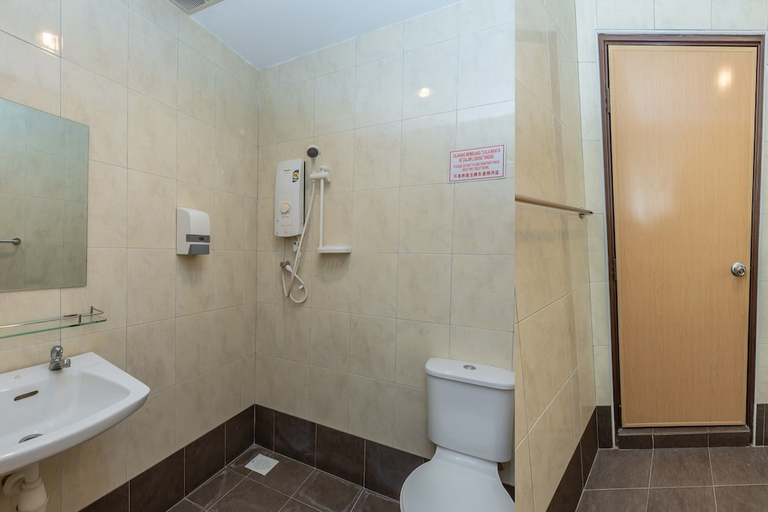 Bathroom 4, Hash House Hotel, Malacca City