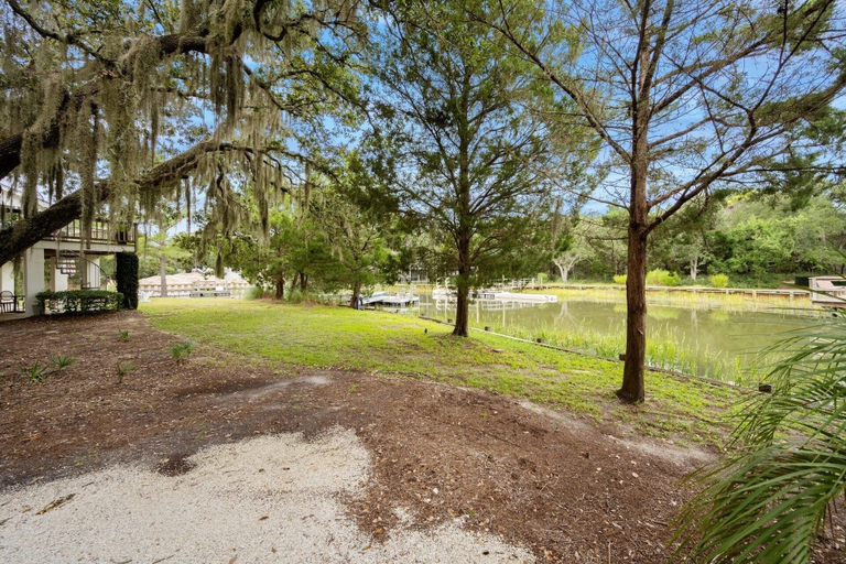 Property grounds 2, Sunny Pointe 4 Bedroom Home, Georgetown