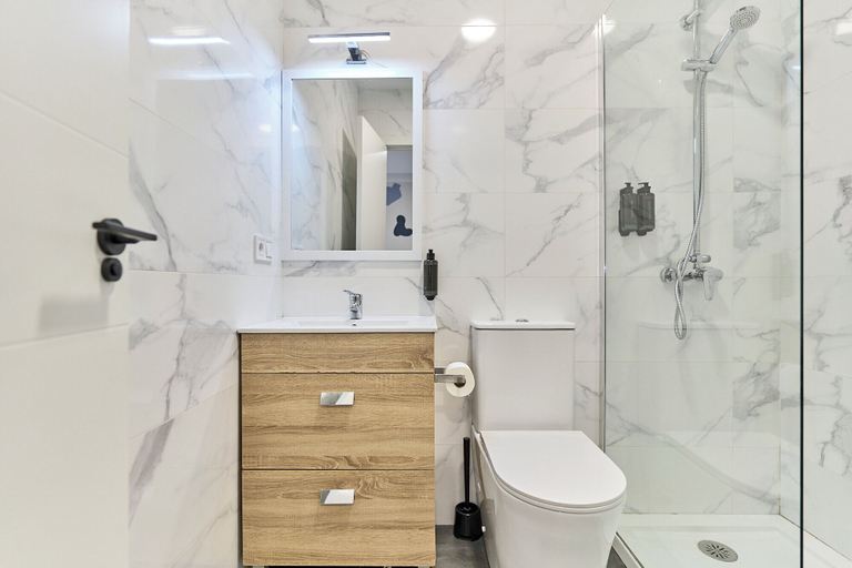 Bathroom 5, Hostal Carmen by gaiarooms, Salamanca