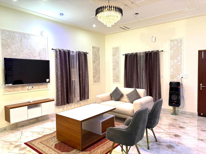 Others 3, Noida Villas, Gautam Buddha Nagar