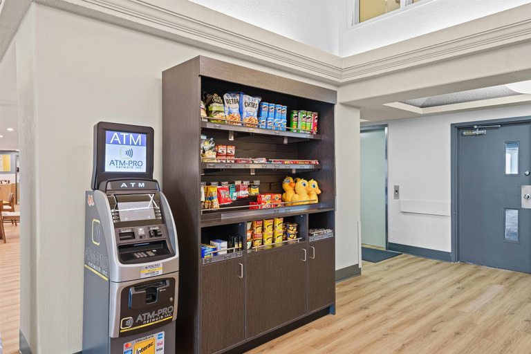 Food & Drinks 5, Days Inn by Wyndham Regina, Division No. 6
