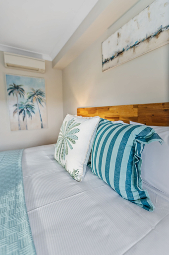 Room 3, Cairns 2BR Palms Stay Top Floor Pool View, Cairns