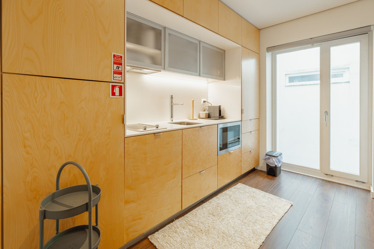 Room 5, Elegant Marques Duplex by Vacationy, Porto
