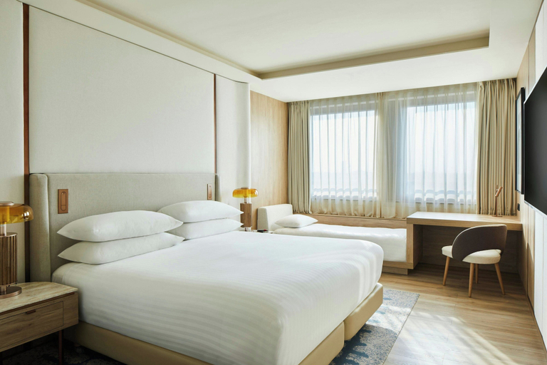 Bedroom 3, Madrid Marriott Hotel Princesa Plaza, Madrid
