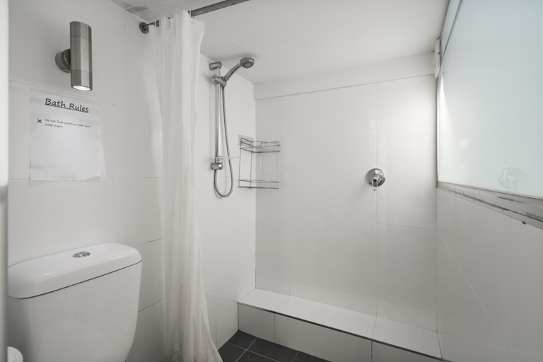 Bathroom 4, Surfie Pad 10 min Walk to Beach and Dining, Sydney