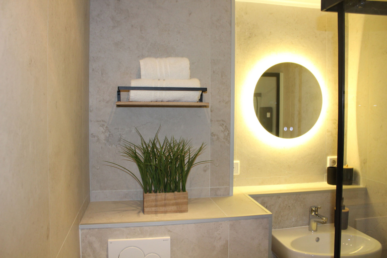 Bathroom 5, Burghotel - das Original, Nürnberg