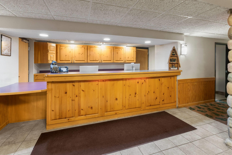 Public Area 3, Shell Lake Lodge, a Travelodge by Wyndham, Washburn