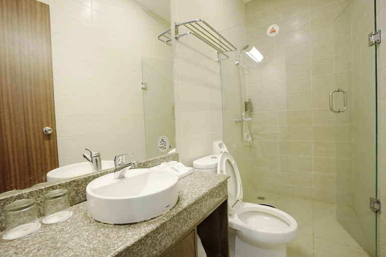 Bathroom, IPB Hotel And Convention Center, Bogor