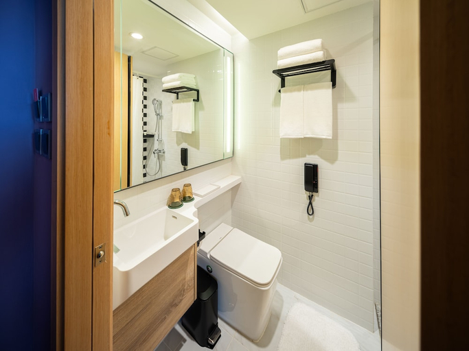 Bathroom 5, Greenery Inn, Macao