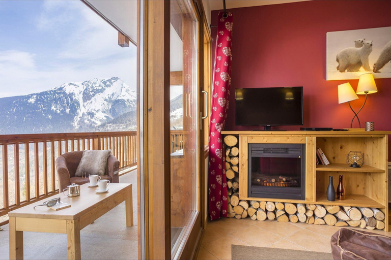 Balcony 3, Apartment in Sainte-foy With Ski Access, Savoie