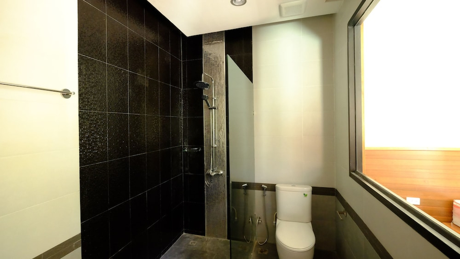 Bathroom 4, Verona Lanta Resort, Ko Lanta