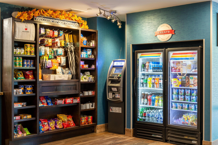 Food & Drinks 5, Hampton Inn Portsmouth Central, Rockingham