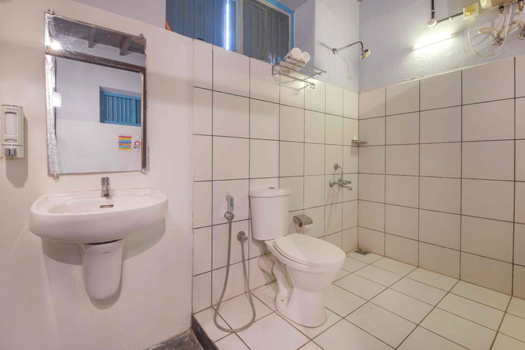 Bathroom, goSTOPS Lite Alleppey, Alappuzha