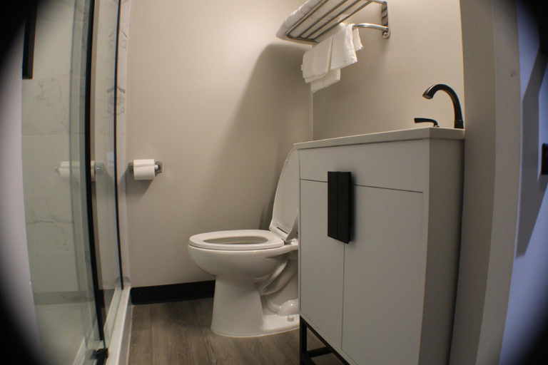 Bathroom 3, Riviera Motor Inn, Camden