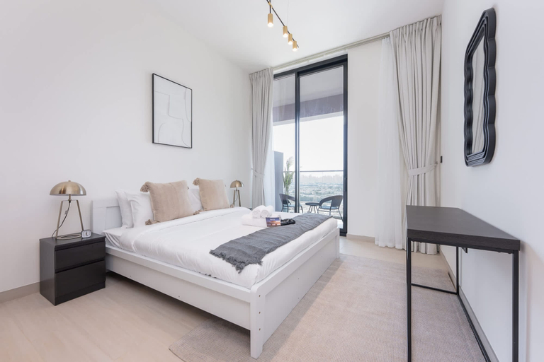 Room 4, Mesmerizing 1 Bedroom in Binghatti Onyx With Skyline Views, Dubai