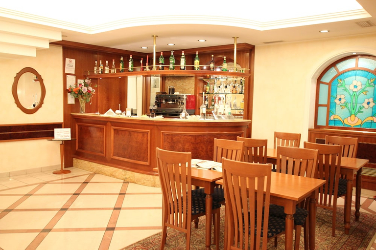 Food & Drinks 2, Montebianco - Mokinba Hotels, Milano