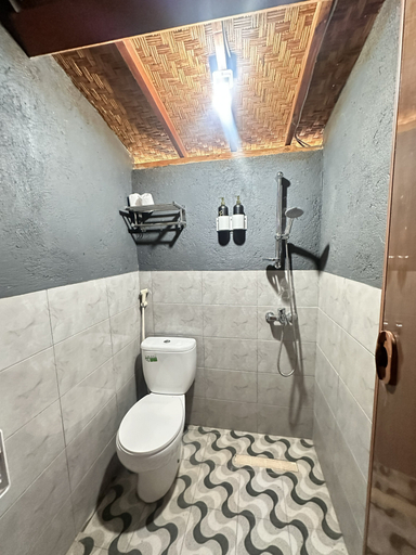 Bathroom 5, Janggur Baud Hill Nusa Penida, Klungkung
