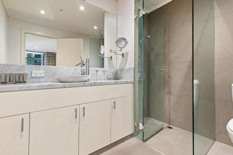 Bathroom 3, 2-bed Inner-city Pad With Gym, Melbourne