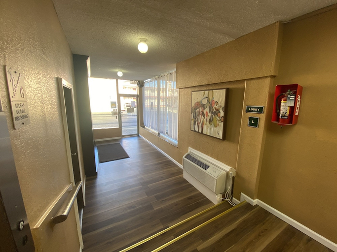 Public Area 2, Red Carpet Inn & Suites, Atlantic