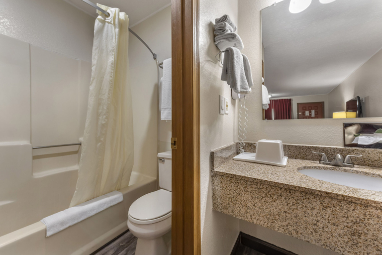 Bathroom 5, Econo Lodge Wooster, Wayne