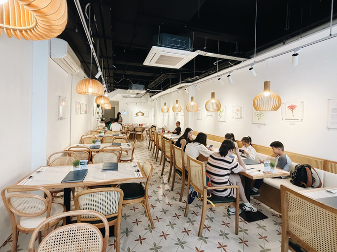 Food & Drinks 5, Hotel NuVe Elements, Singapura