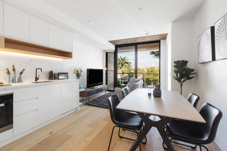 Interior 3, Chic 1-bed With a Sleek Balcony Near Shops, Melbourne