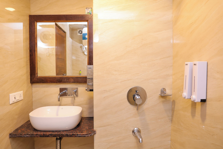 Bathroom 4, Hotel Samrat - On Mall Road, Dehradun