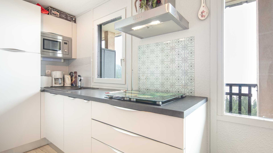 Private kitchen 4, Valley-view Apartment in Chamrousse, Isère