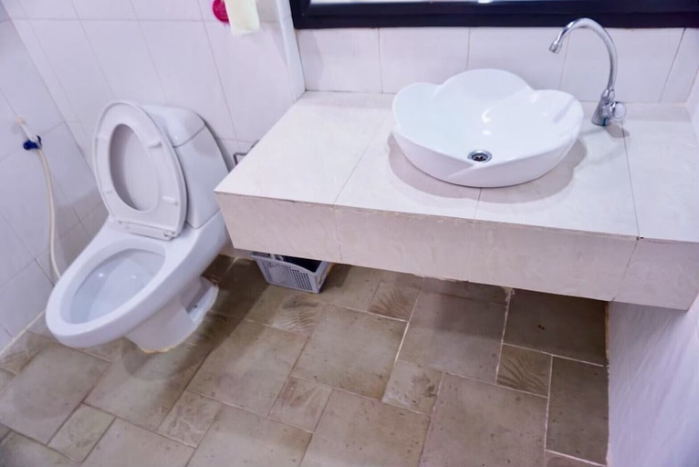 Bathroom 3, P'Da House, Hat Yai