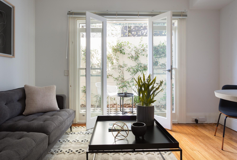 Others 4, Boutique Studio Apartment in Heritage Home, Sydney